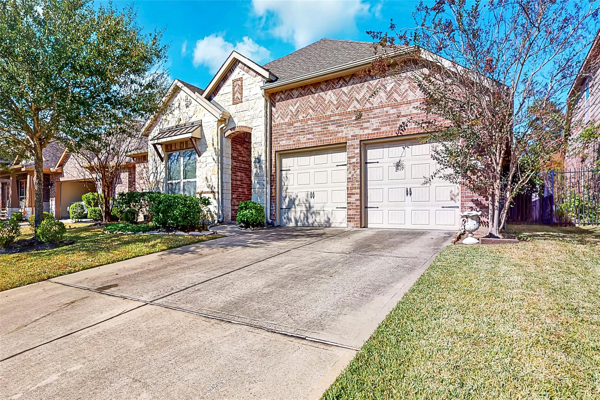 151 W Wading Pond Circle