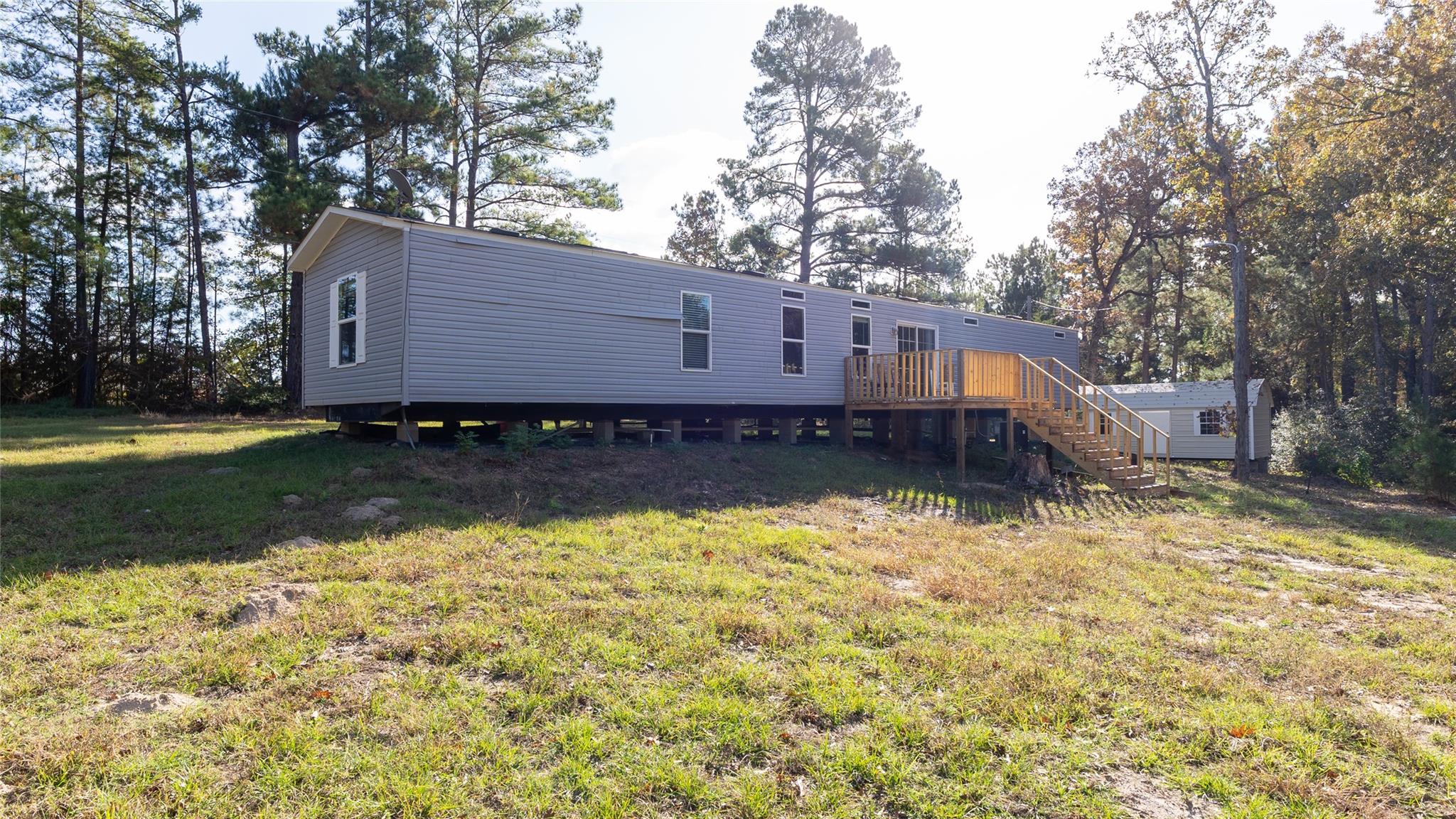 5725 Private Road 2075