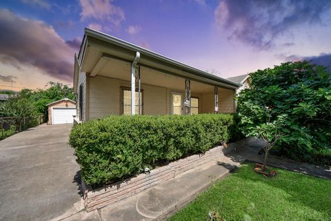 Photo of 132 Hoffman Street, Houston, TX 77020 (MLS # 70757974)