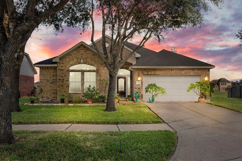 Photo of 2202 Winchester Lake, Rosenberg, TX 77471 (MLS # 38811397)