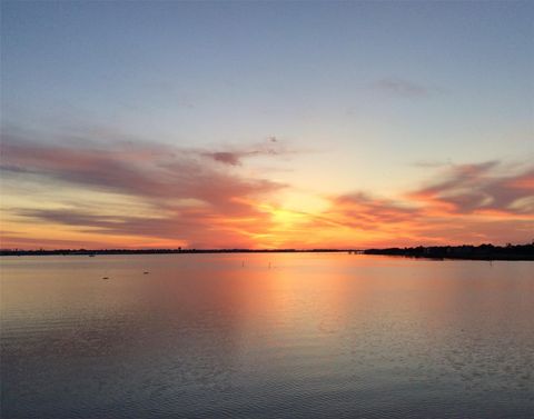 Photo of 401 Lakeside Lane #203, Houston, TX 77058 (MLS # 90214621)