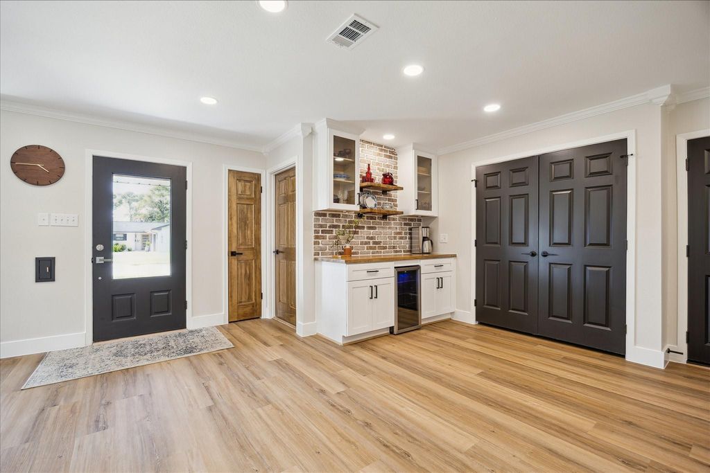 Photo of 1834 Millwood Drive, Houston, TX 77008 (MLS # 94952640)