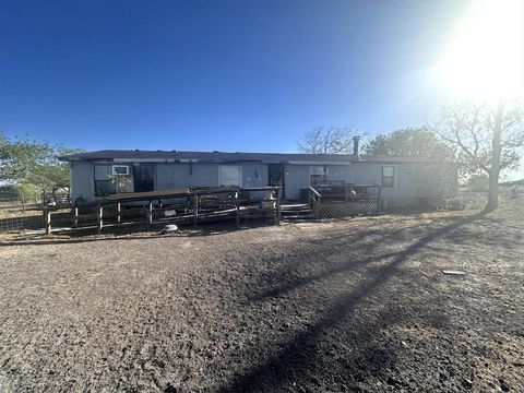 Photo of 352 Jennifer Loop, Orange Grove, TX 78372 (MLS # 14781465)
