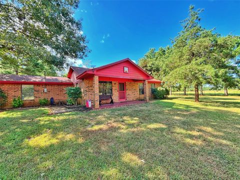 Photo of 1428 Fm 2712, Crockett, TX 75835 (MLS # 27309161) Photo of 1428 Fm 2712, Crockett, TX 75835 (MLS # 27309161)