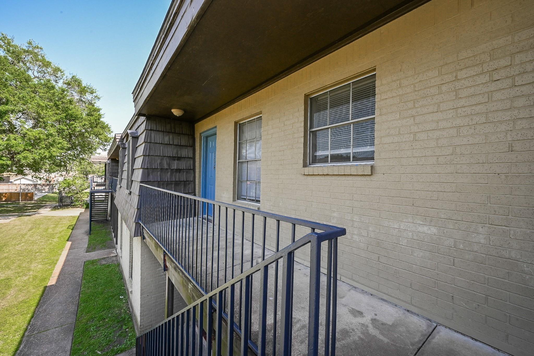 1518 East Avenue 104
