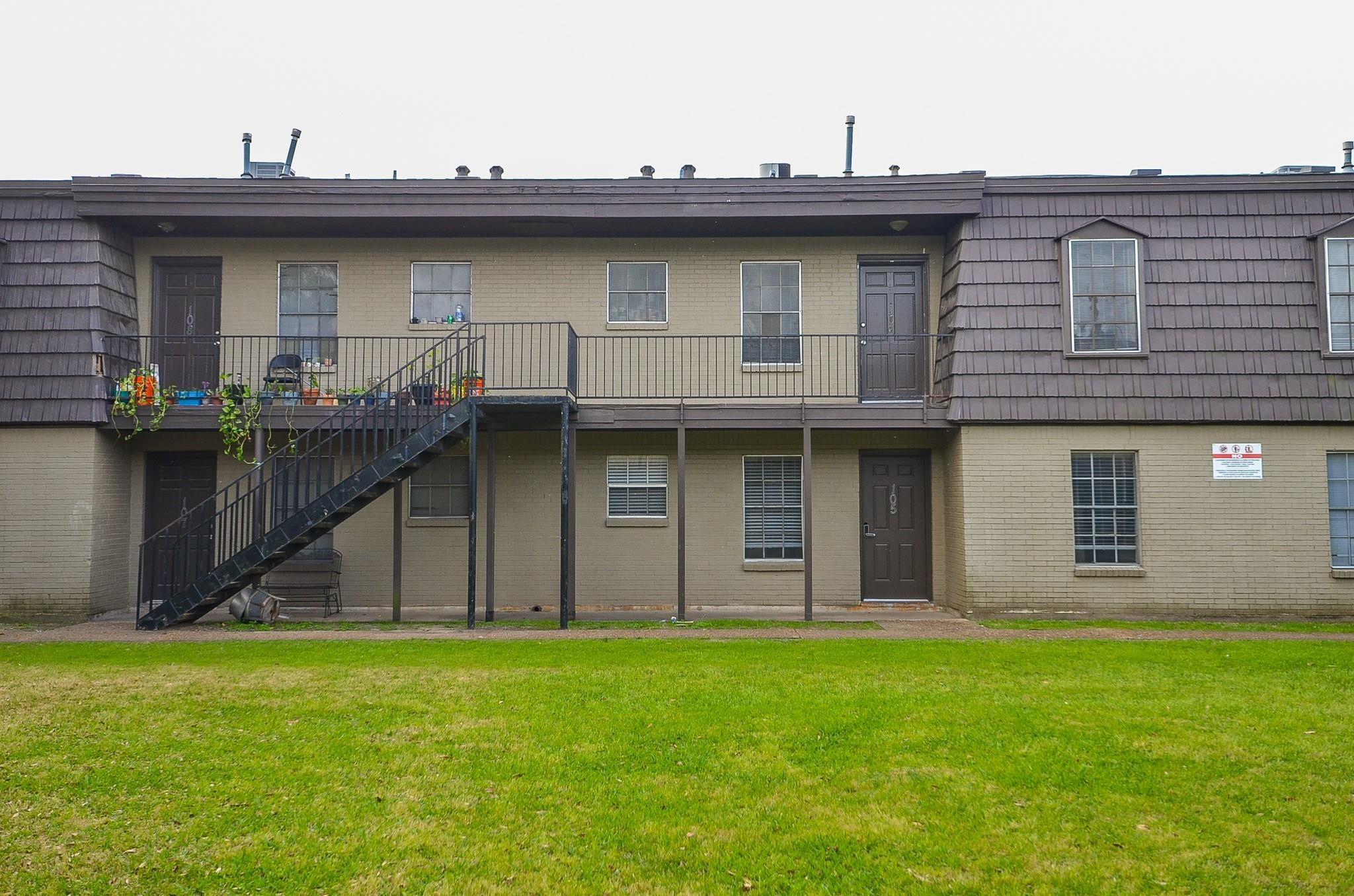 1518 East Avenue 104