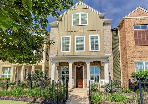 31 E Breezy Way The Woodlands TX 77380