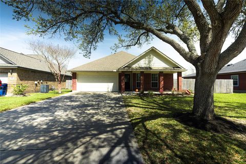 Photo of 1105 Isabella Boulevard, Angleton, TX 77515 (MLS # 59141495)