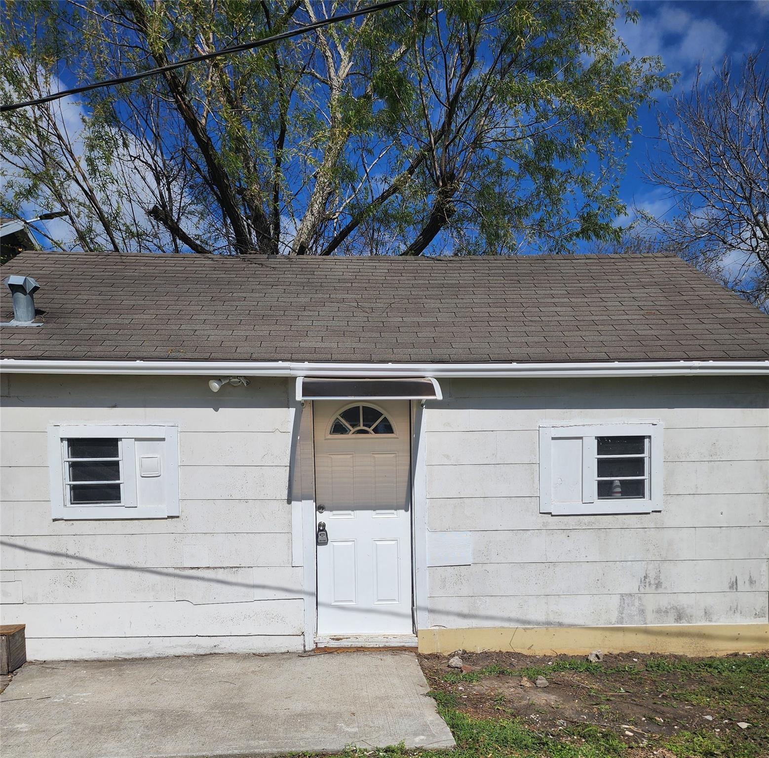 211 Avenue B 1/2