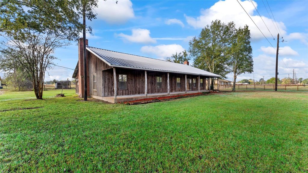 Photo of 36 Pierce Road, Huntsville, TX 77320 (MLS # 37312092)