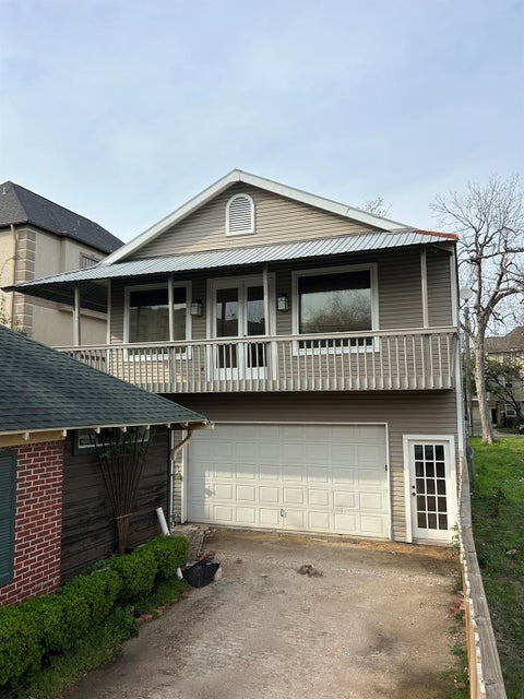 Photo of 6016 Center Street #A, Houston, TX 77007 (MLS # 54003031)