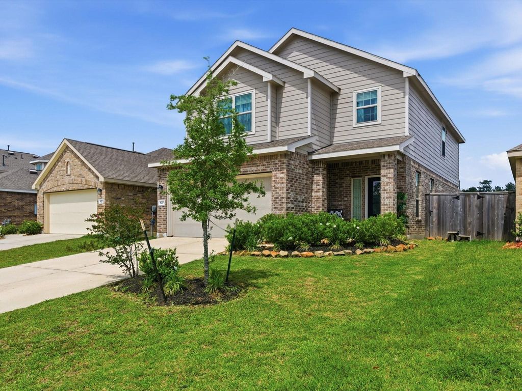 Photo of 6215 Russett Elm Court, Houston, TX 77365 (MLS # 24828645)