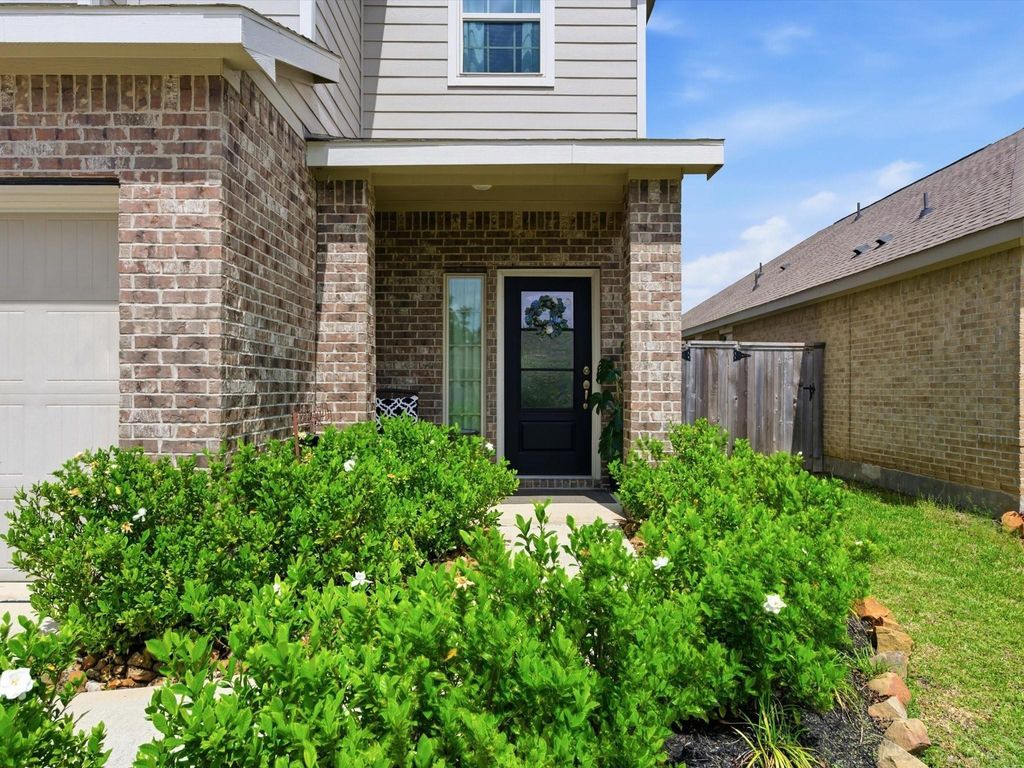 Photo of 6215 Russett Elm Court, Houston, TX 77365 (MLS # 24828645)