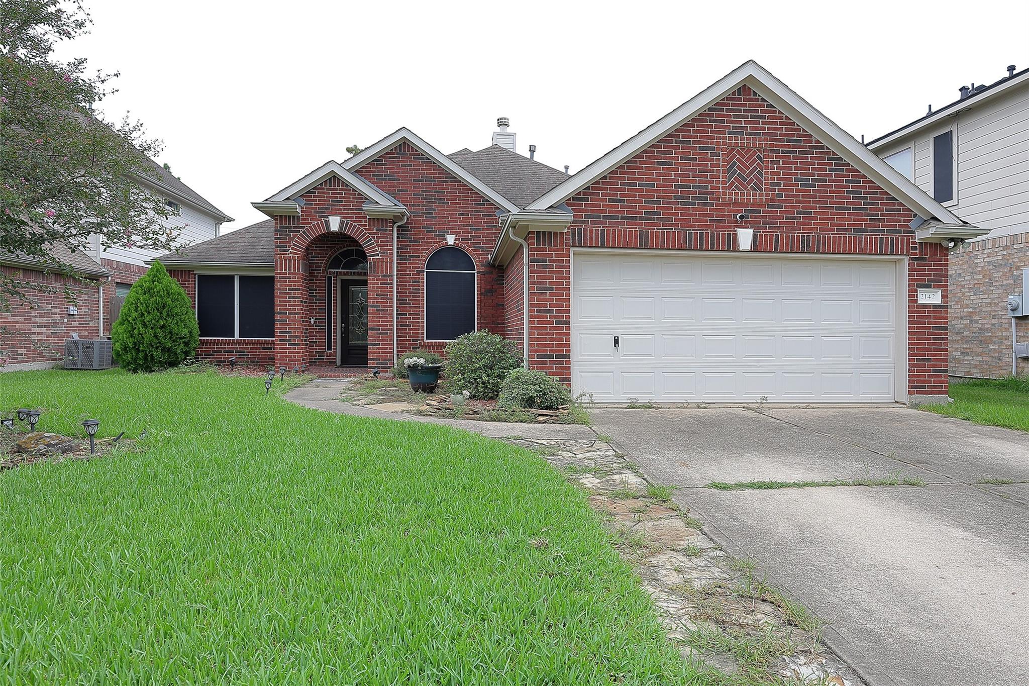 2142 Robinwood Drive