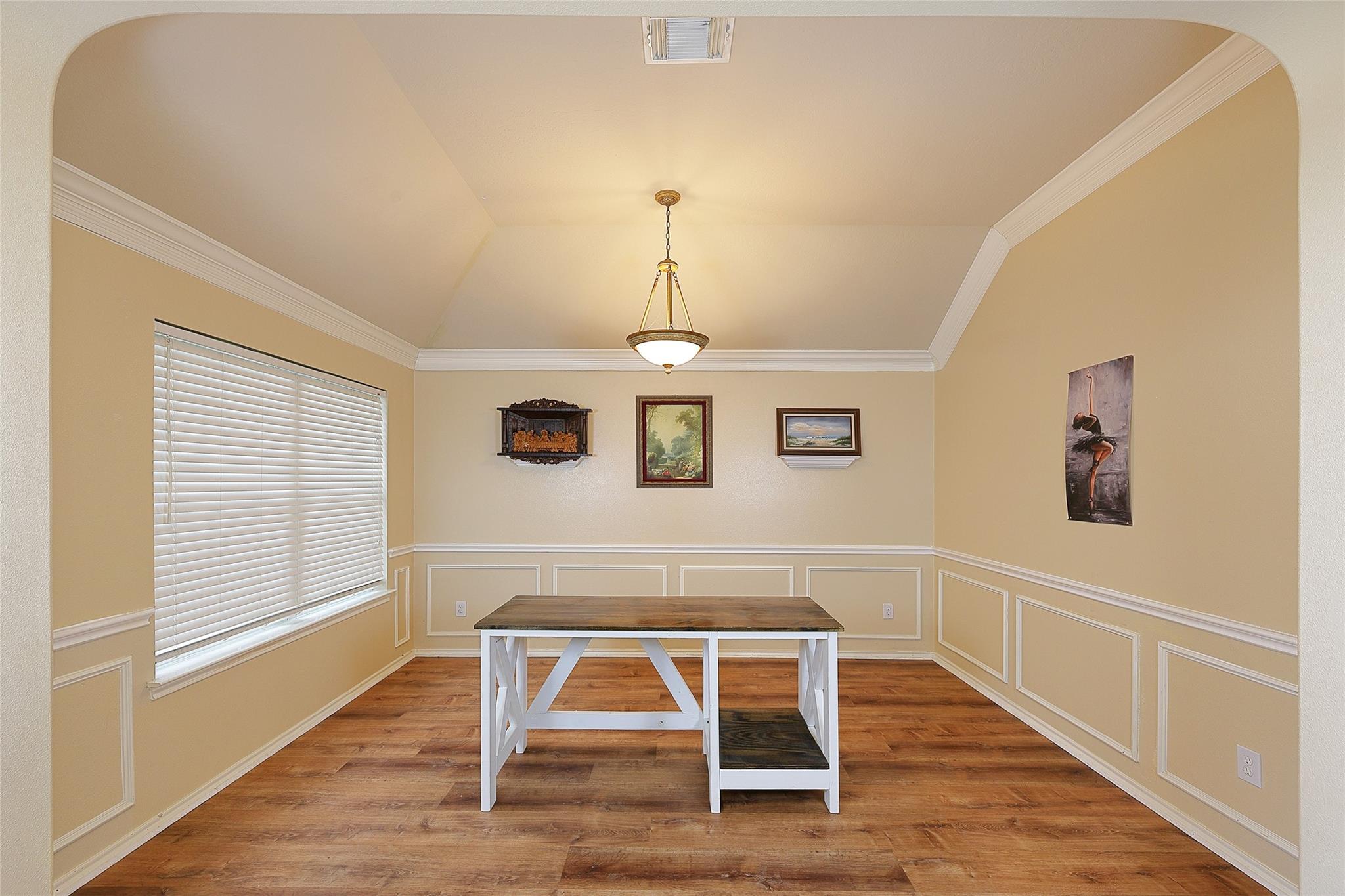 2142 Robinwood Drive