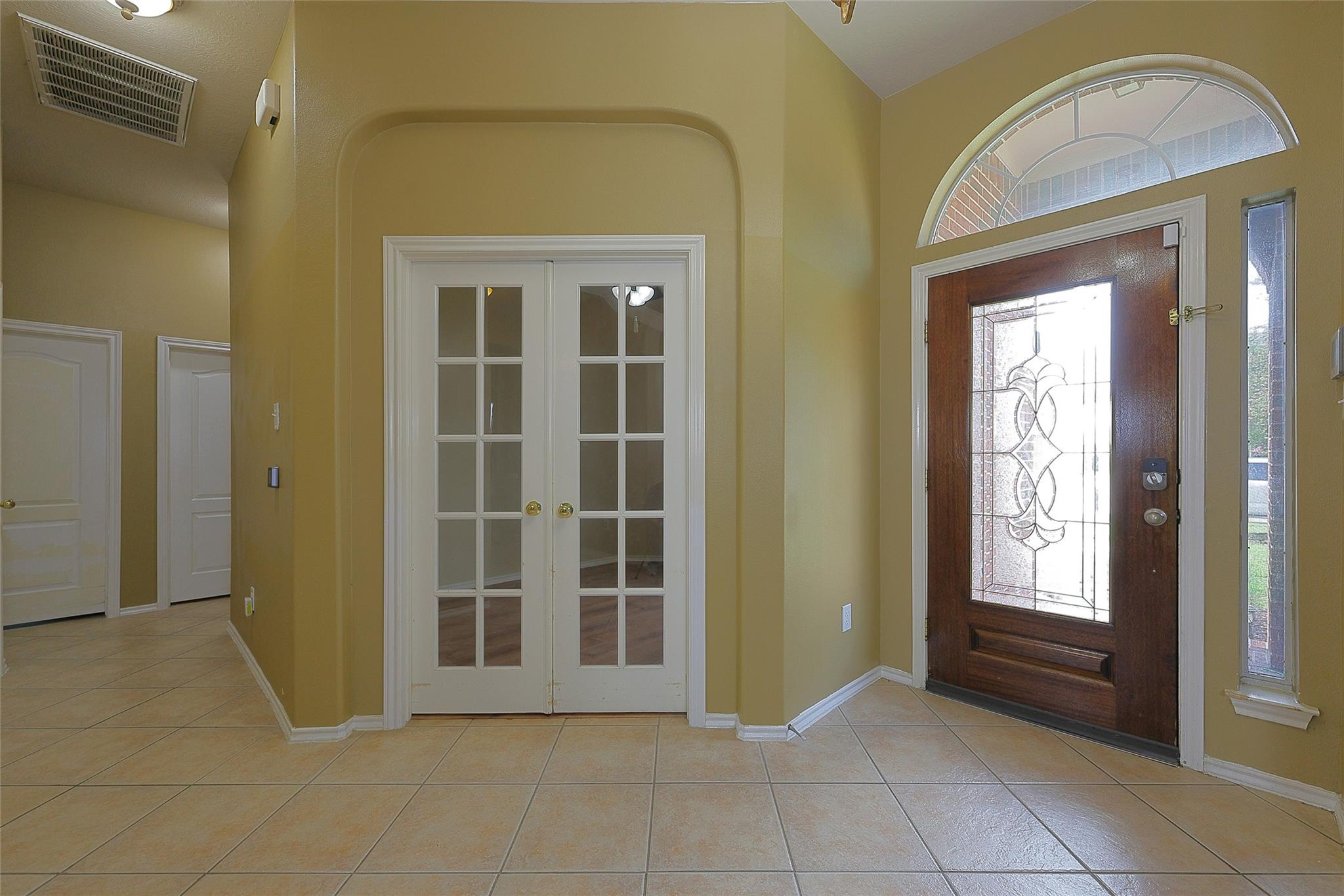 2142 Robinwood Drive