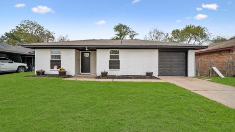 Homes For Rent - 11330 Murr Way<br/> Houston, TX 77048