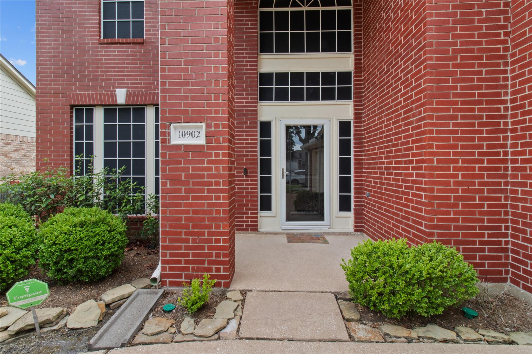 10902 Spruce Drive N