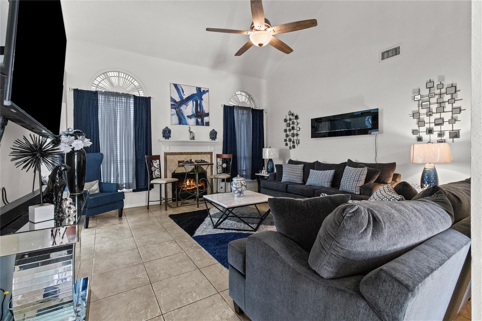 10902 Spruce Drive N