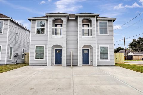 Photo of 21 Latham Street #D, Houston, TX 77011 (MLS # 57640243)