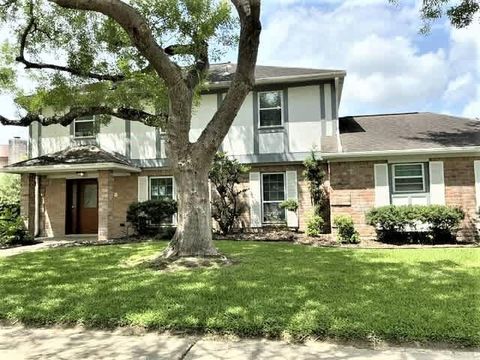 Photo of 105 Saint Andrews Drive, Friendswood, TX 77546 (MLS # 73764696)