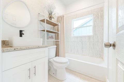 Photo of 506 Jenni Lane, San Leon, TX 77539 (MLS # 85401952)