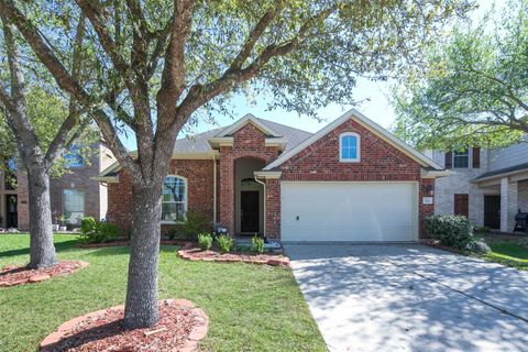 Photo of 880 Falling Springs Lane, League City, TX 77573 (MLS # 4726008)