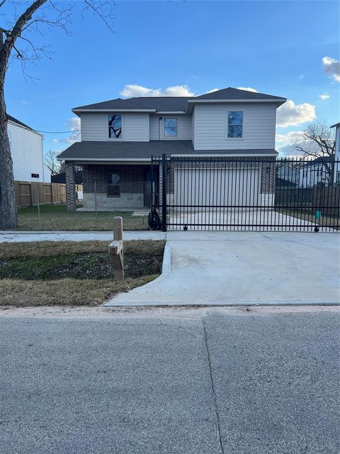 Photo of 1019 Ellington Street, Houston, TX 77088 (MLS # 57825003)