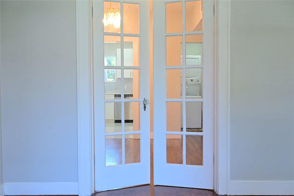 Photo of 2509 Arbor Street, Houston, TX 77048 (MLS # 43124231)