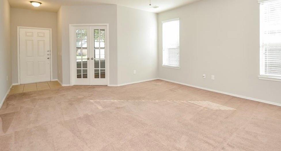 1411 S Maple Drive