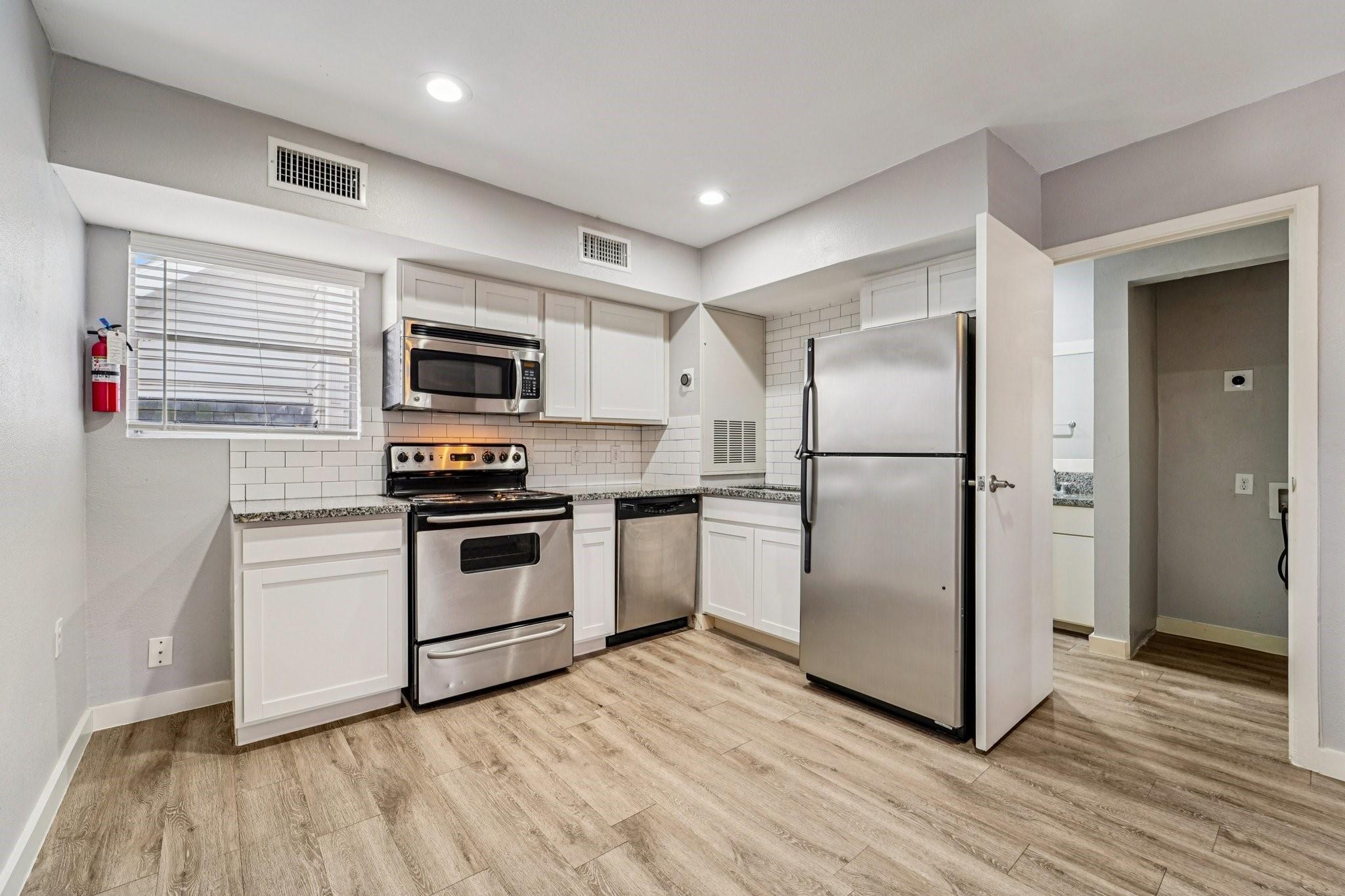2807 Beauchamp Street 16