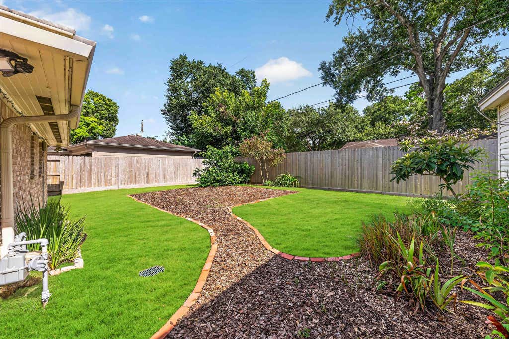 Photo of 8415 Braesdale Lane, Houston, TX 77071 (MLS # 31037250)