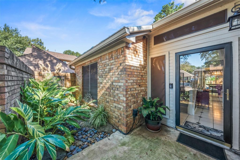 Photo of 15042 River Park Drive, Houston, TX 77070 (MLS # 16541789)