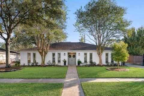 Photo of 10703 Deerwood Road, Houston, TX 77042 (MLS # 26701080)