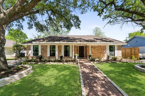 Photo of 10807 Chimney Rock Road, Houston, TX 77096 (MLS # 71120825)