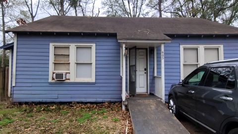 605 Arvon Street Cleveland TX 77327