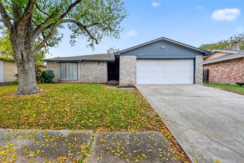 Photo of 10510 Overview Drive, Sugar Land, TX 77498 (MLS # 79804699)