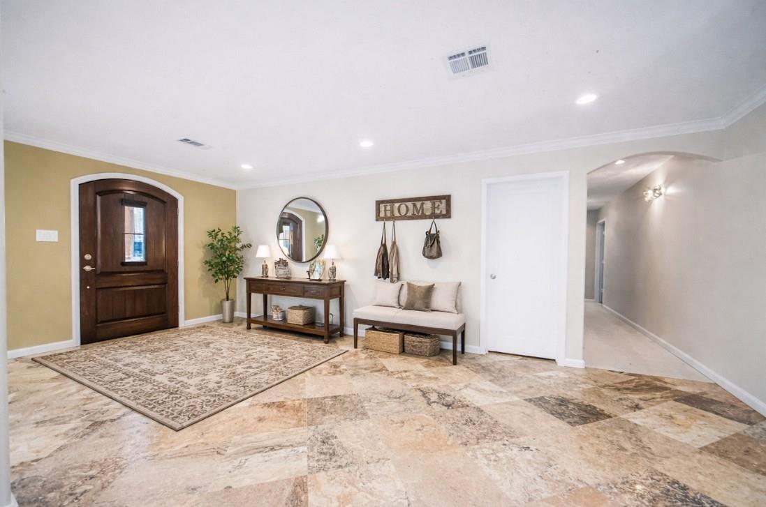 2214 Lakeville Drive