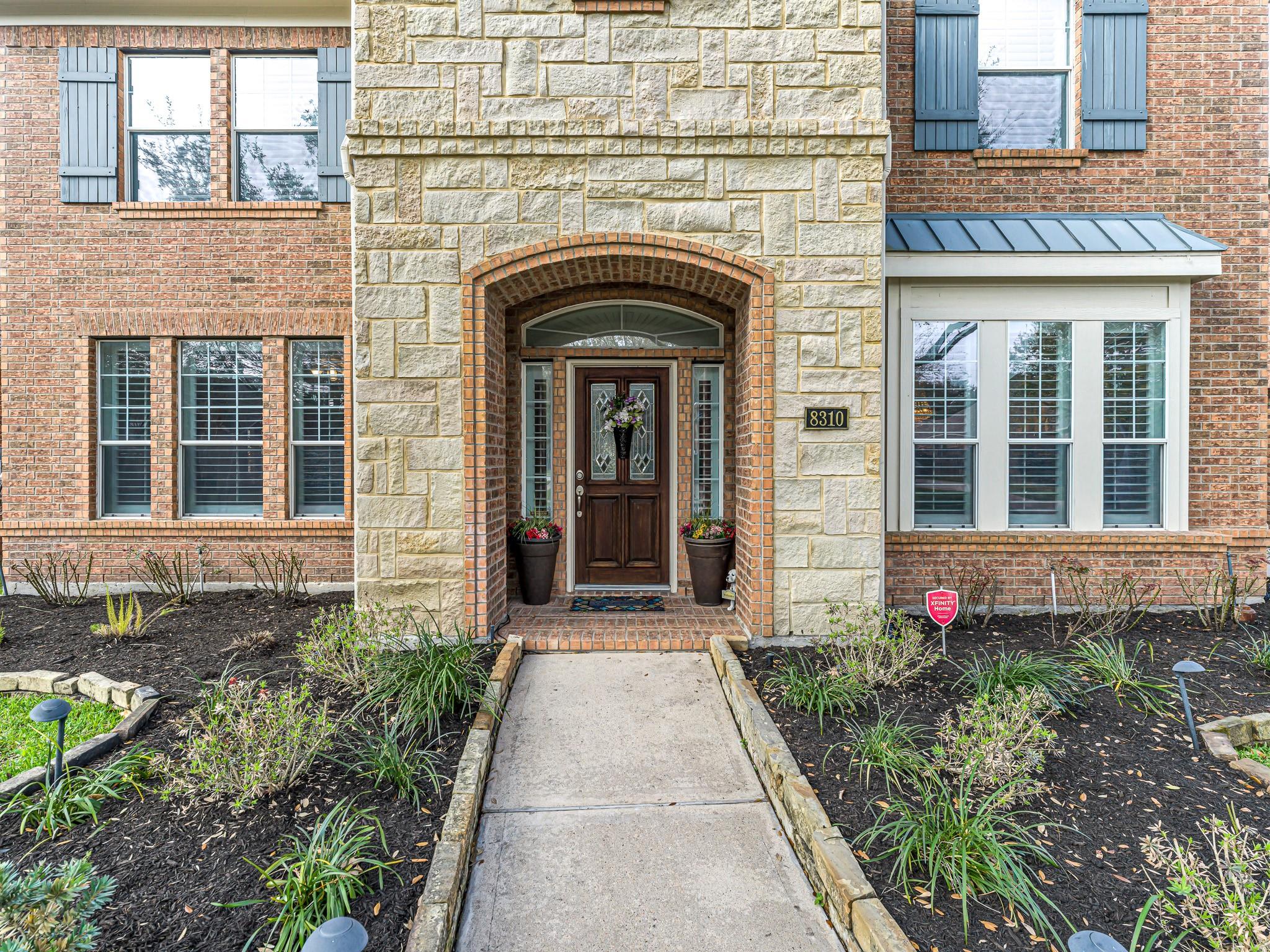 8310 Crescent Knolls Drive