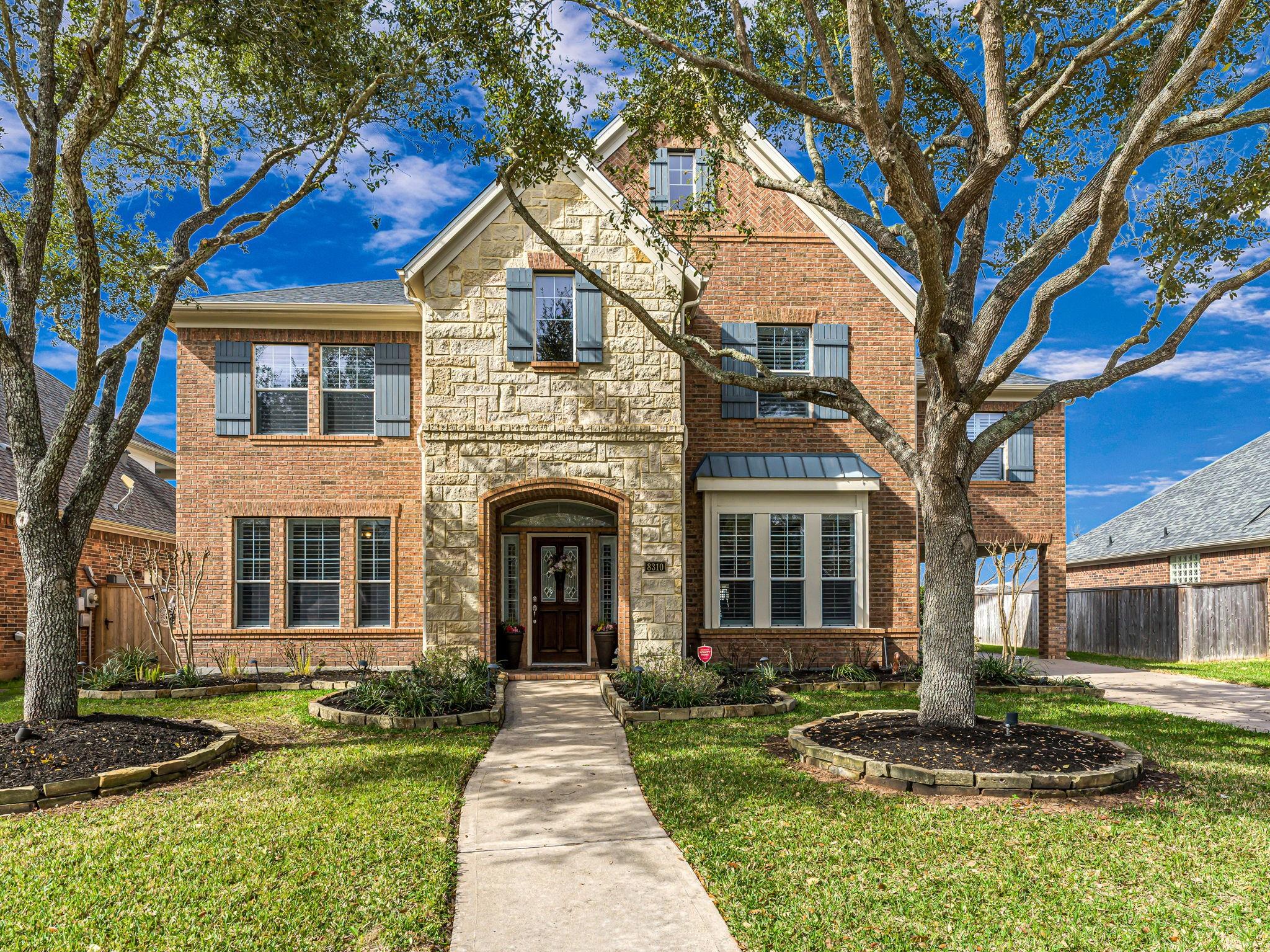8310 Crescent Knolls Drive
