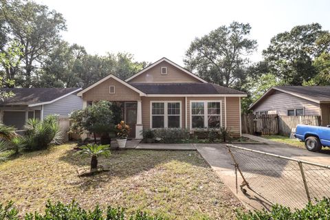 Photo of 2450 Columbia Street, Beaumont, TX 77701 (MLS # 96771694)