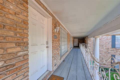 Photo of 2121 Fountain View Drive #16, Houston, TX 77057 (MLS # 69883197)