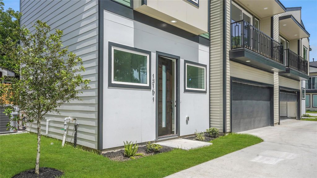 Photo of 1315 Knight Street #2, Houston, TX 77022 (MLS # 31377250)