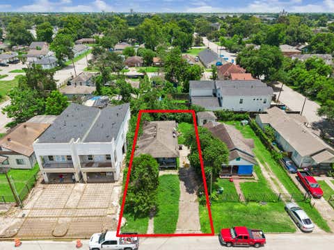 Photo of 5208 Gano Street, Houston, TX 77009 (MLS # 34346995)