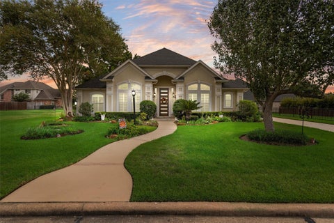 Homes For Sale - 110 Bent Tree Lane<br/> Montgomery, TX 77356