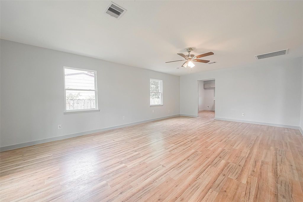 Photo of 2304 Russell St, Houston, TX 77026 (MLS # 3219462)