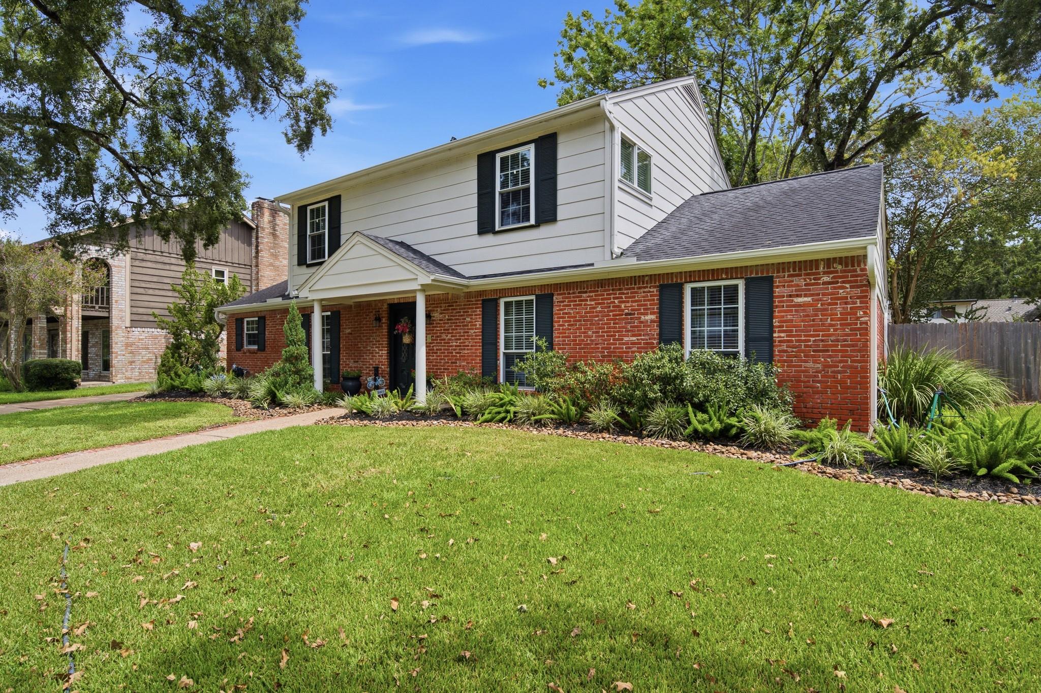 814 Forest Lake Drive