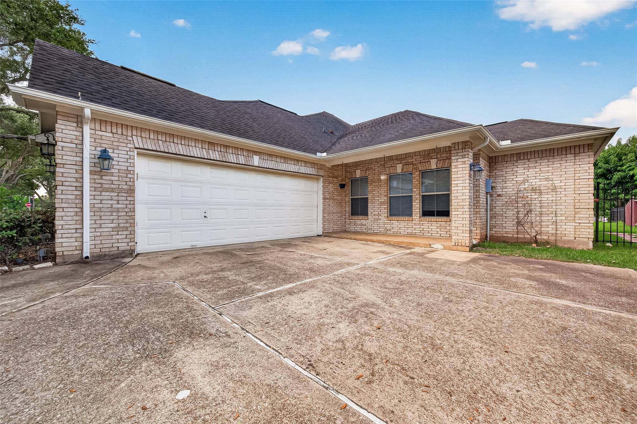 3831 Lakeridge Canyon Drive