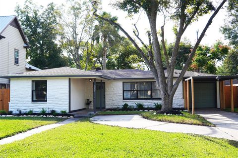 Photo of 3221 Durhill Street, Houston, TX 77025 (MLS # 10384264)