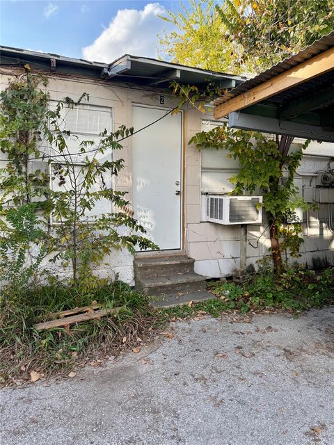 Photo of 1526 Yale Street #2, Houston, TX 77008 (MLS # 84051436)